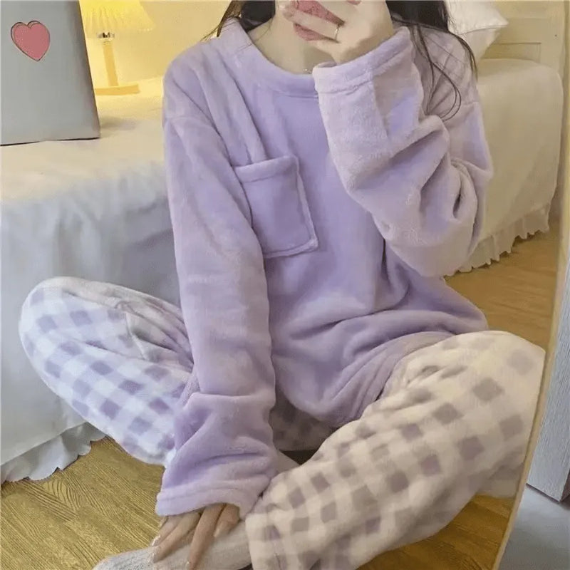 Pijama Feminino Peluciado Winter Love - Conjunto Com Calça e Moletom De pelúcia Plush | Quentinho, Macio e Super Confortável