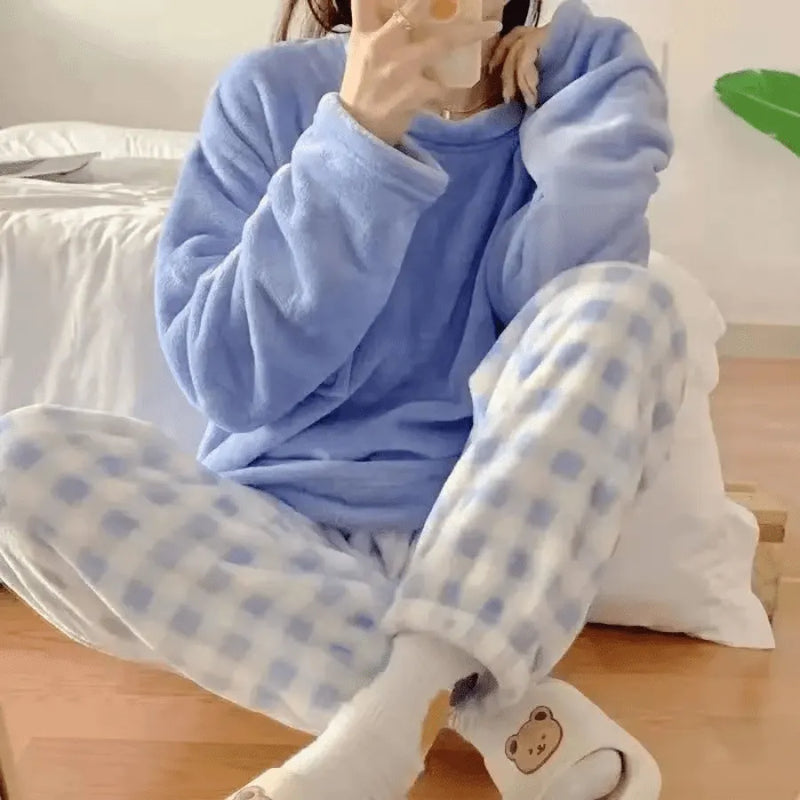 Pijama Feminino Peluciado Winter Love - Conjunto Com Calça e Moletom De pelúcia Plush | Quentinho, Macio e Super Confortável
