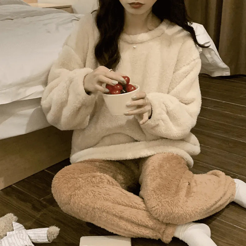 Pijama Feminino De Pelúcia CozyNights - Conjunto Com Calça e Moletom Em Pelúcia Plush | Quentinho, Macio e Super Confortável