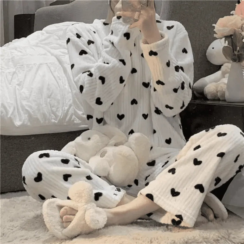 Pijama Feminino Peluciado Winter Love - Conjunto Com Calça e Moletom De pelúcia Plush | Quentinho, Macio e Super Confortável