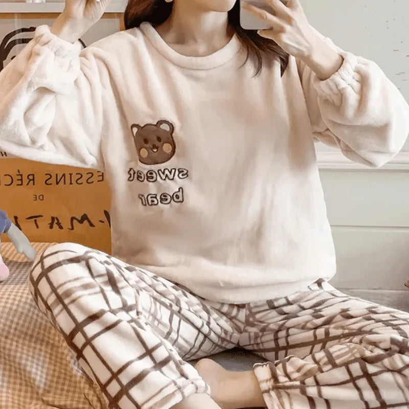 Pijama Feminino Peluciado Winter Love - Conjunto Com Calça e Moletom De pelúcia Plush | Quentinho, Macio e Super Confortável