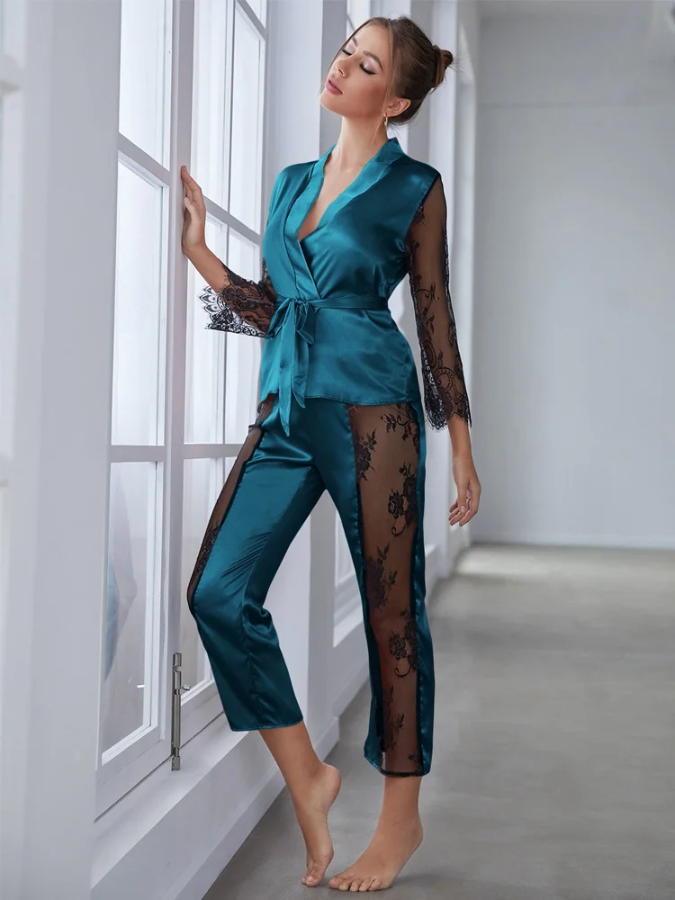 Pijama Feminino EleganceNights - Conjunto com Calça e Roupão Sexy com Renda Translúcida | Sensual, Elegante e Super Confortável