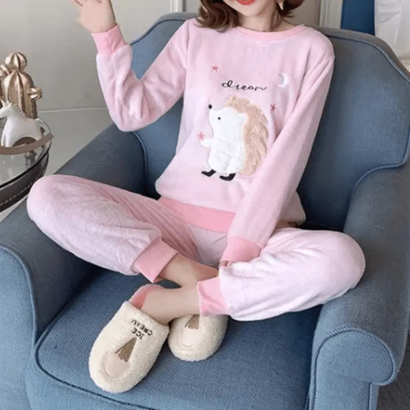Pijama Feminino Peluciado Winter Love - Conjunto Com Calça e Moletom De pelúcia Plush | Quentinho, Macio e Super Confortável