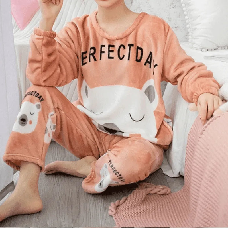 Pijama Feminino Peluciado Winter Love - Conjunto Com Calça e Moletom De pelúcia Plush | Quentinho, Macio e Super Confortável