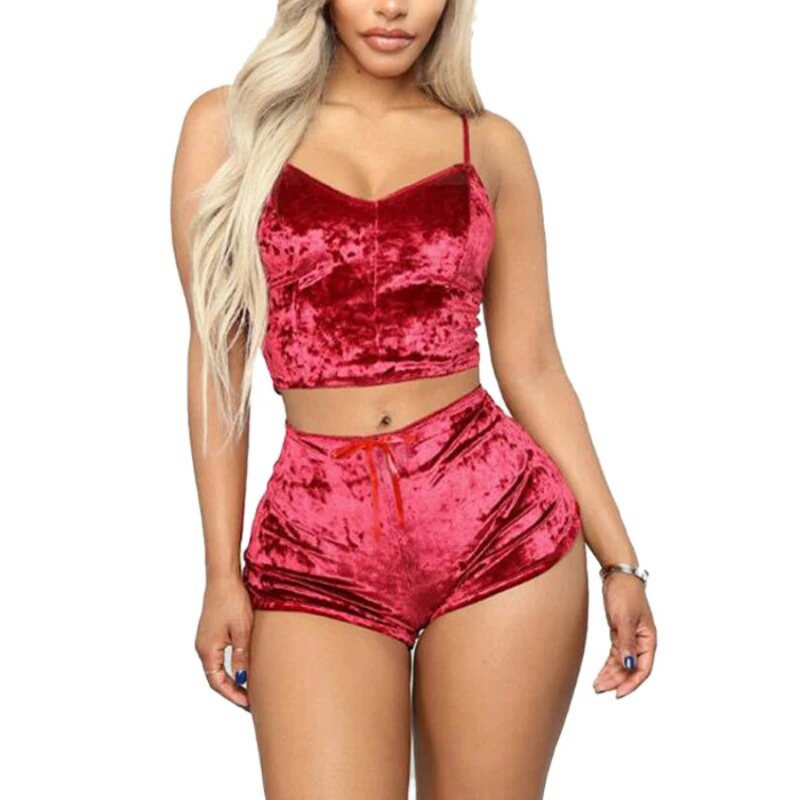 Pijama Feminino Luxe Plush - Conjunto Sexy Shorts e Cropped Peluciado | Elegante, Sensual e Super Confortável