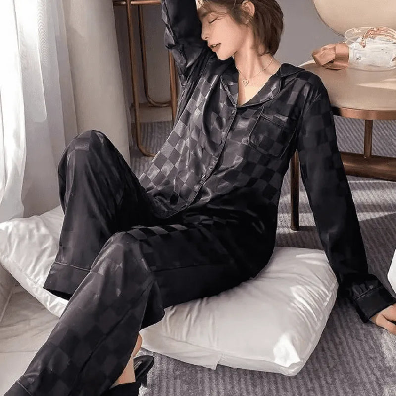 Pijama Feminino LuxuryX - Conjunto Calça e Camisa Longa Em Seda Gelo Premium | Toque De Seda Super Confortável