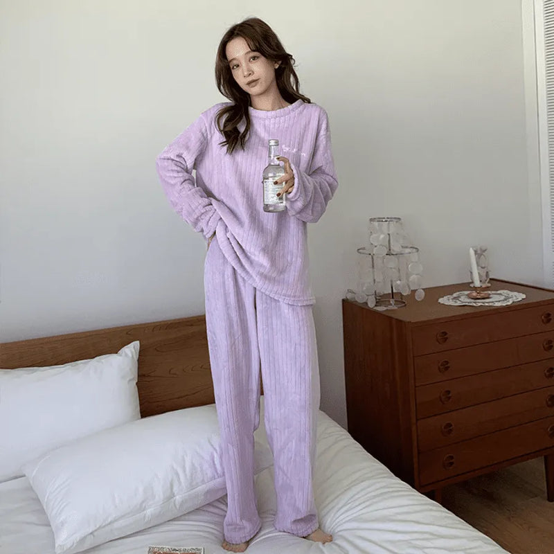 Pijama Feminino Peluciado Softy - Conjunto Com Calça e Moletom em Cotelê De Pelúcia Plush | Quentinho, Macio e Super Confortável