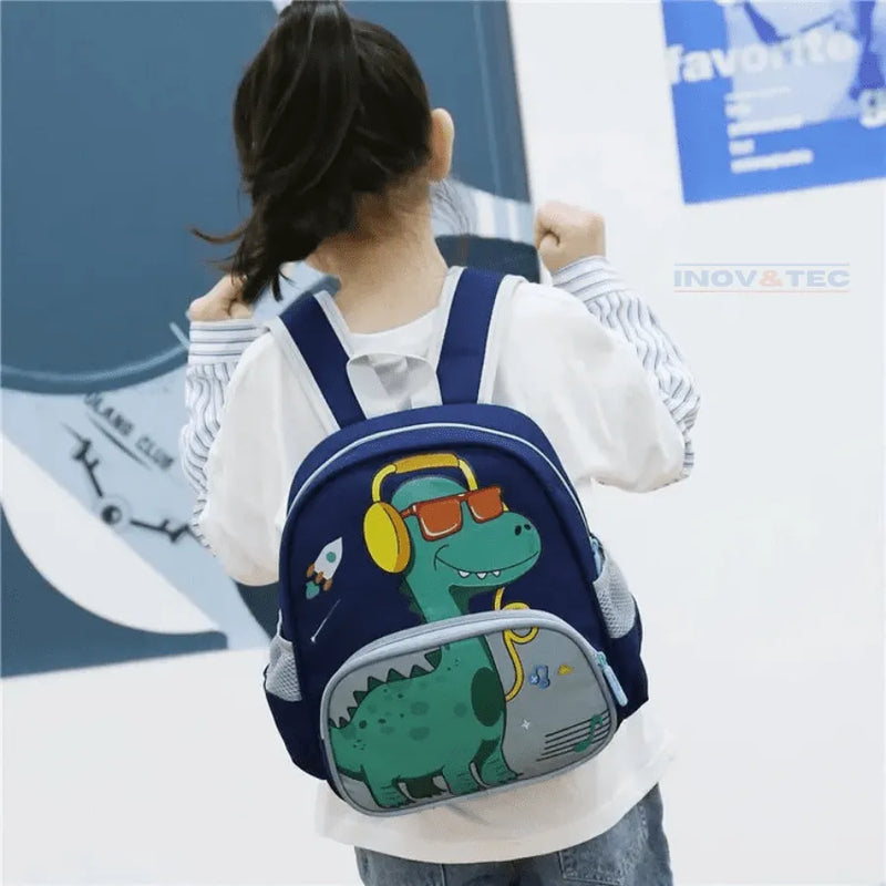 Mochila Infantil Mundo dos Dinossauros - Um Mundo Gigante de Diversão