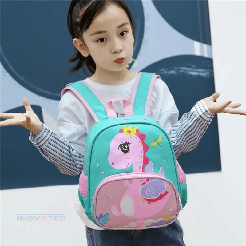 Mochila Infantil Mundo dos Dinossauros - Um Mundo Gigante de Diversão