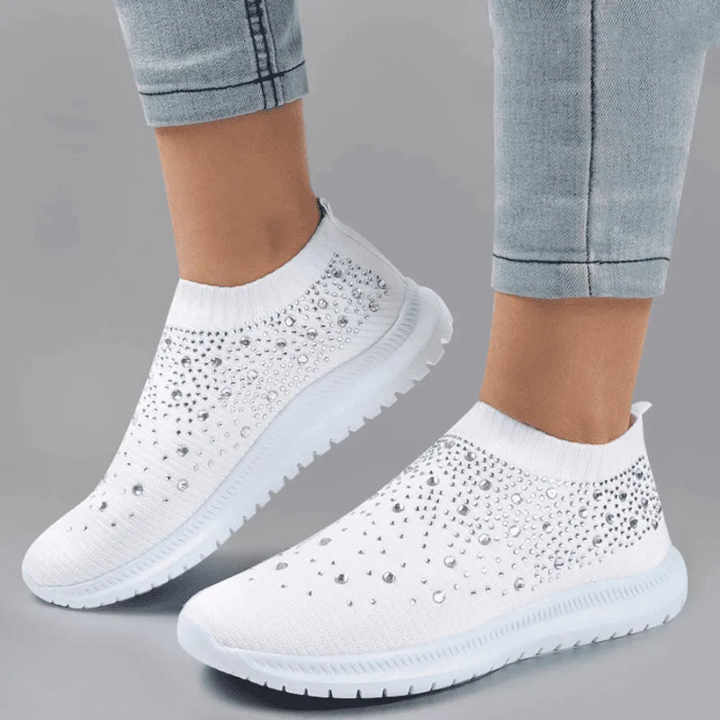 Tênis Meia Slip on Shining Crystal  - Feito Em Fibra Mesh Super Macia Com Strass para Um Design Único e Estiloso
