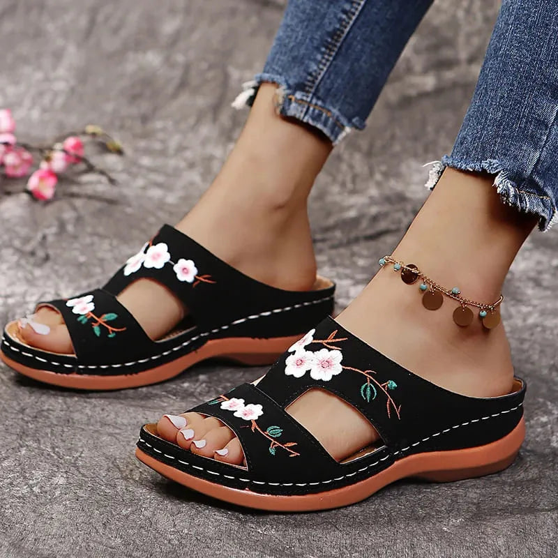 Sandália Flowers - Conforto e Estilo Com Design Moderno e Confortável