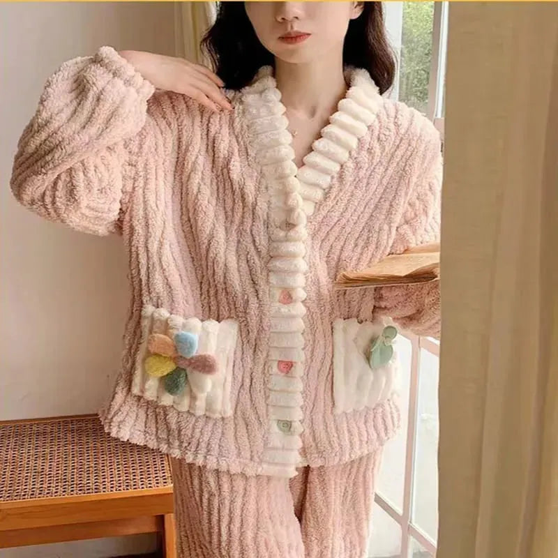 Pijama Feminino de Pelúcia Sunflower Haven Conjunto Casaco e Calça Em Pelúcia Plush | Quentinho, Macio e Super Confortável
