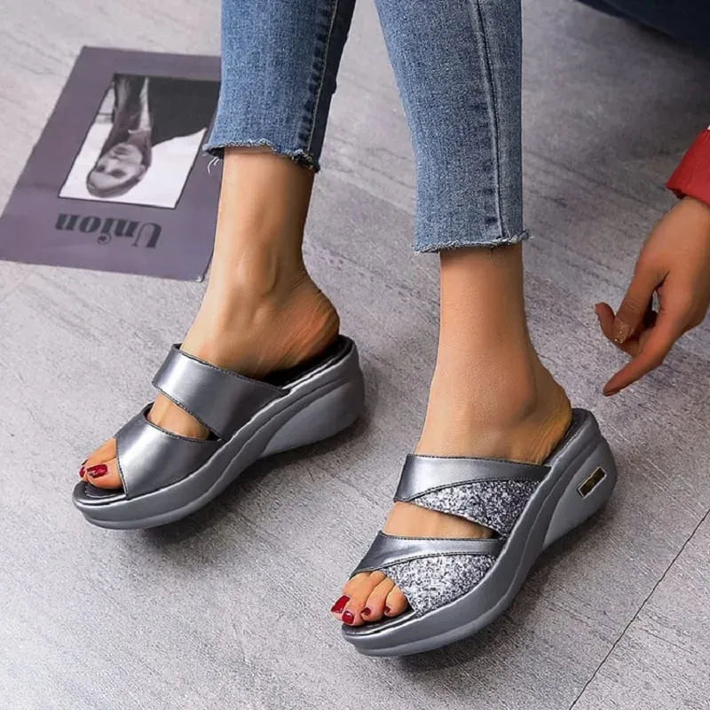 Sandália Slide De Plataforma SideShine - Couro PU Macio e Confortável Com Amortecimento e Design Moderno