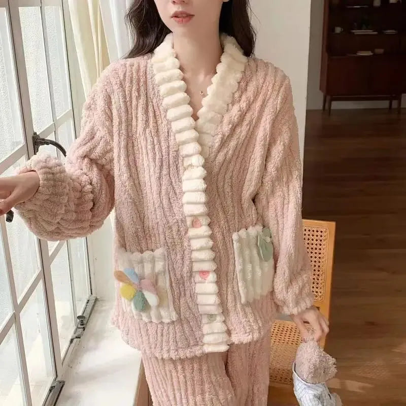 Pijama Feminino de Pelúcia Sunflower Haven Conjunto Casaco e Calça Em Pelúcia Plush | Quentinho, Macio e Super Confortável