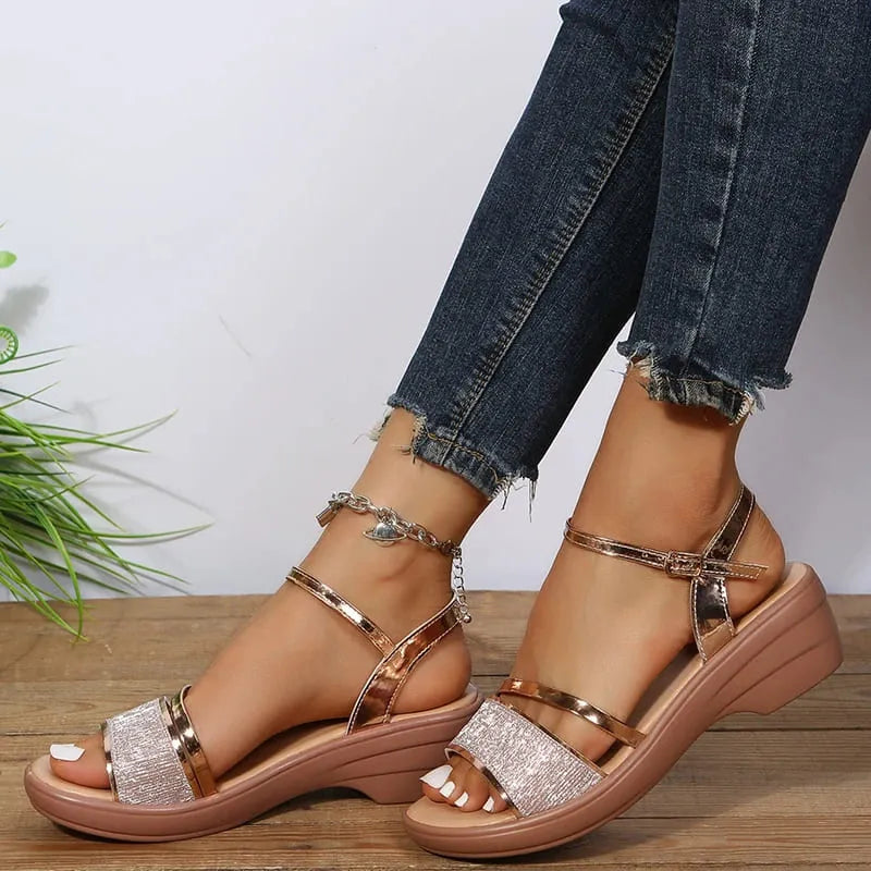 Sandália de Salto Plataforma StrassShine - Um toque Delicado De Conforto e Estilo Nos Seus Pés