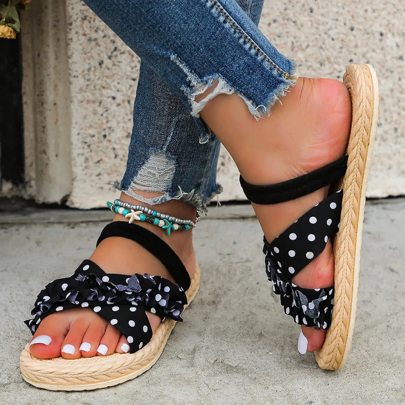 Sandália PolkaDot - Design Meigo e Delicado Para Se Encantar em Cada Passo
