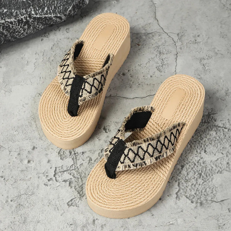 Sandália De Plataforma Oásis | Estilo Único e Conforto Para Seus Pés