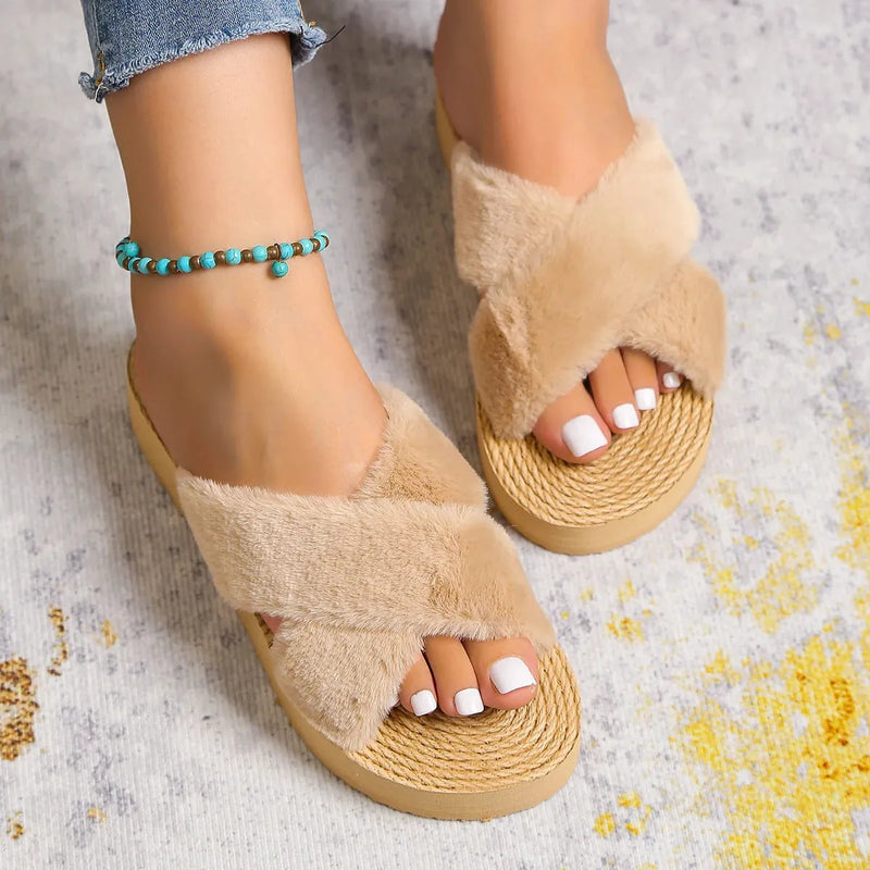 Sandália Slide Plushx | Conforto que Acompanha a Moda