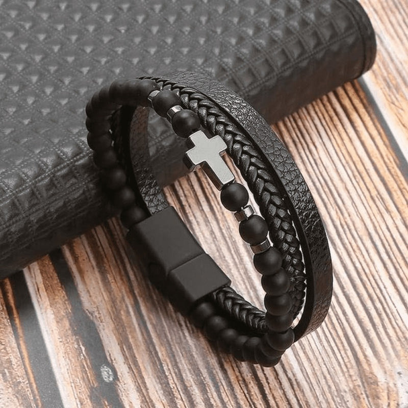 Pulseira em Couro com Pedras e Pingentes THE MAN