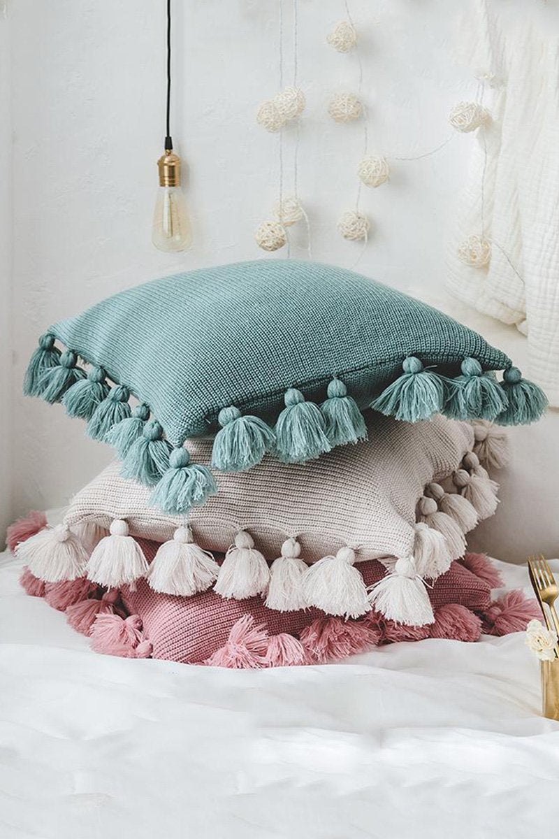 Almofada Newta Graciosa com Tassel na Borda - Aurora