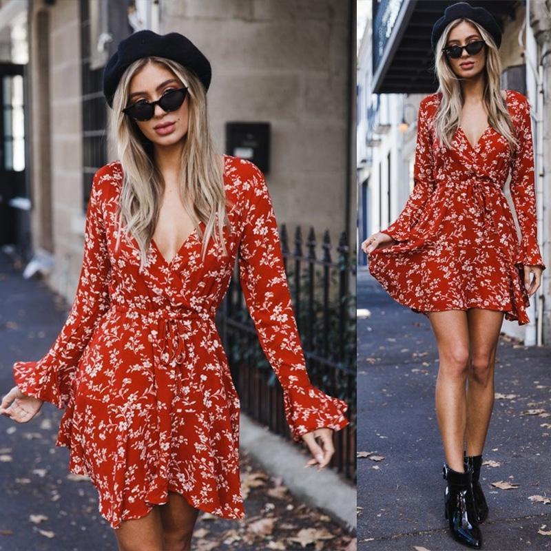 Vestido Curto Canelado Floral