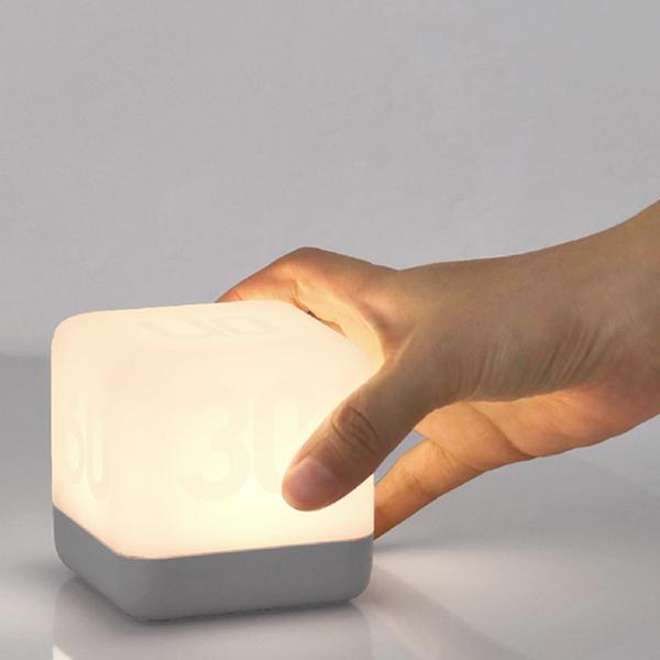 Luz Noturna LED com Sensor de Gravidade e Temporizador - EstrelaGuard