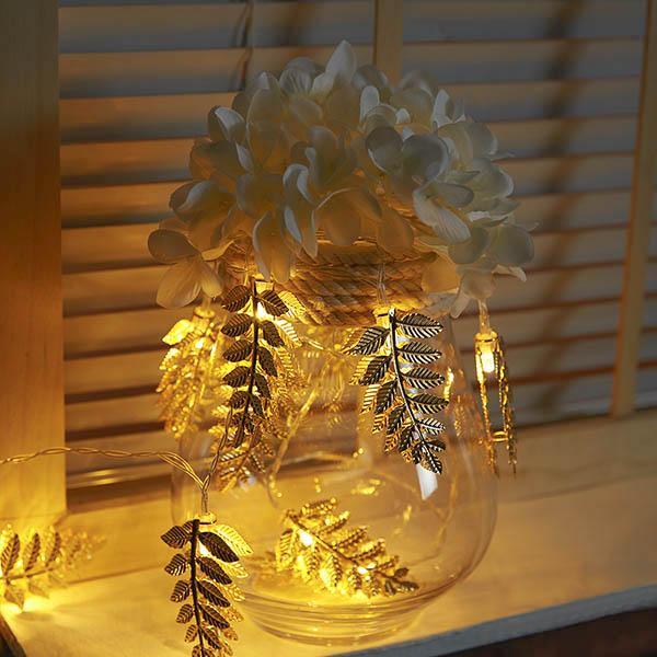 Fio de Folhas de Luzes LED de Ferro - Leaf Lights