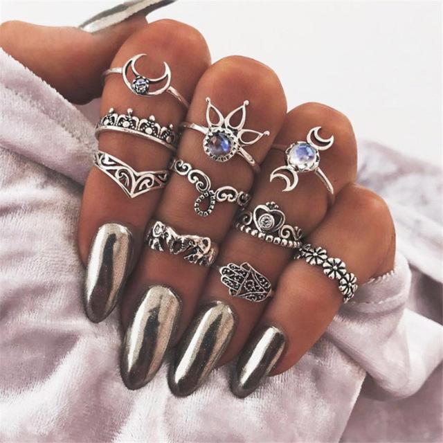 Conjunto com até 13 Anéis Vintage em Diversos Modelos em Liga e Strass