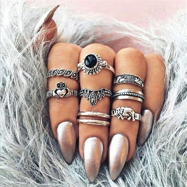 Conjunto com até 13 Anéis Vintage em Diversos Modelos em Liga e Strass