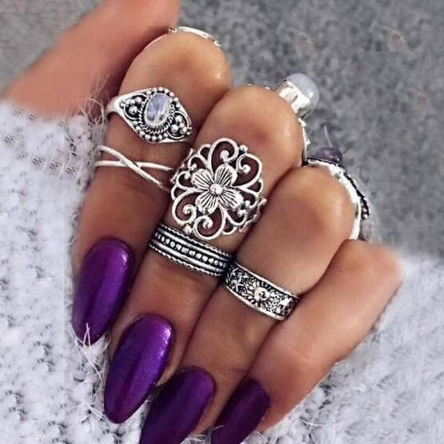 Conjunto com até 13 Anéis Vintage em Diversos Modelos em Liga e Strass