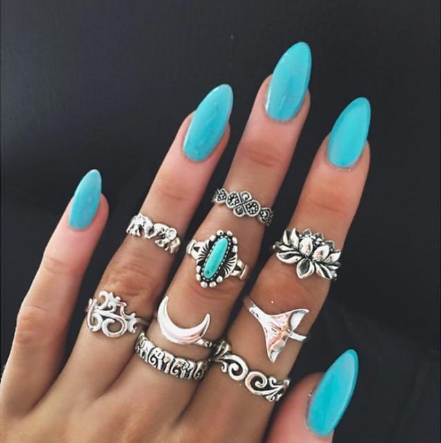 Conjunto com até 13 Anéis Vintage em Diversos Modelos em Liga e Strass