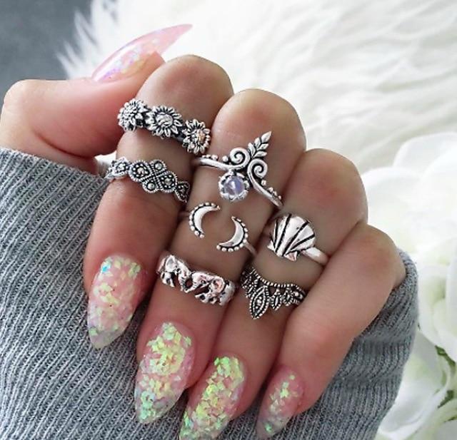 Conjunto com até 13 Anéis Vintage em Diversos Modelos em Liga e Strass