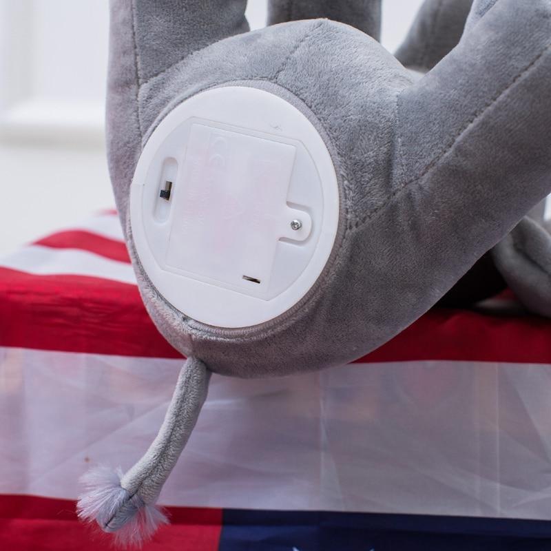Elefante de Pelúcia Musical Canta e Mexe as Orelhas